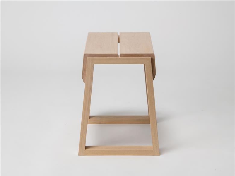 中川町の森から生まれたスツール　『ZAG ユニークタイプ』