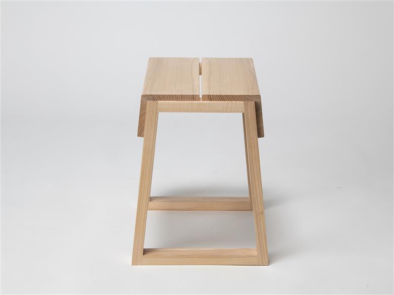 中川町の森から生まれたスツール　『ZAG レギュラータイプ』