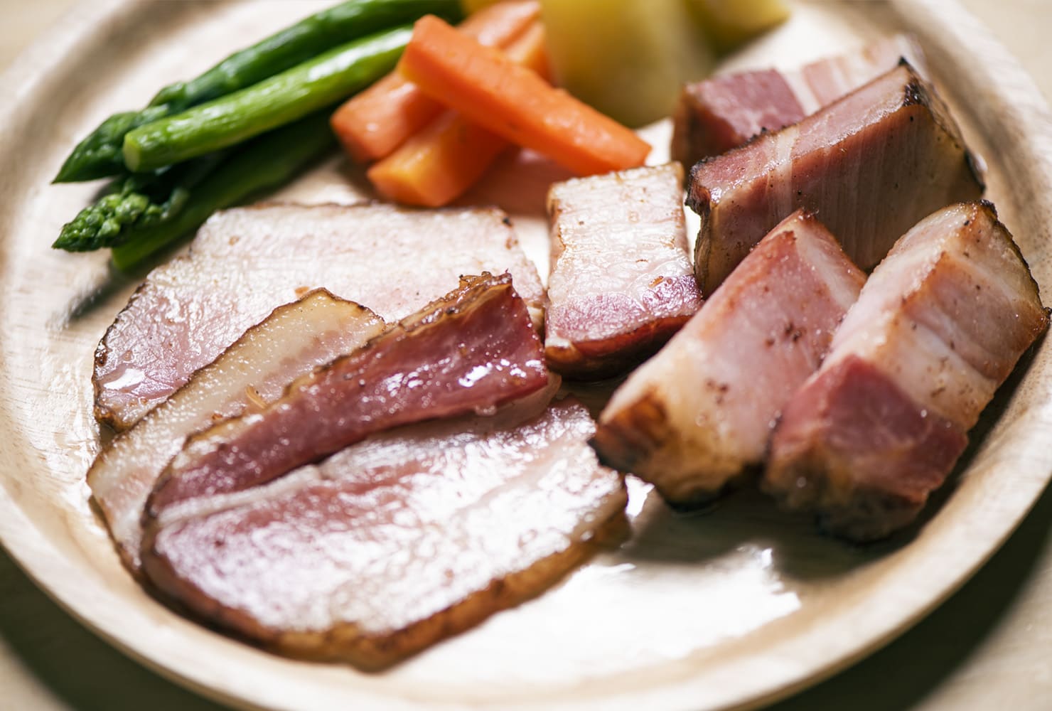 北海道産豚肉100％使用　ベーコンとウインナーセット（行者ニンニク、ハスカップ、チーズ、あらびき）