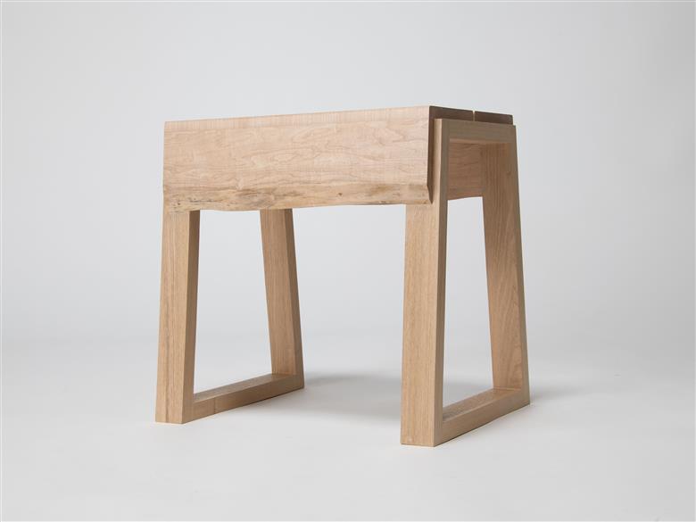 中川町の森から生まれたスツール　『ZAG ユニークタイプ』