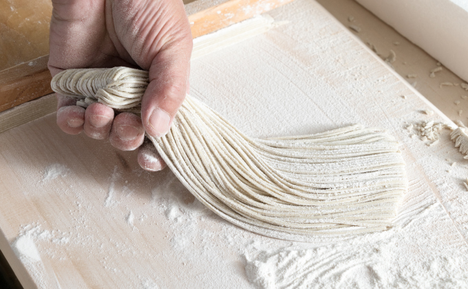 【挽きたて保証、年越し専用！】北海道幌加内産 そば打ち セット 今年はキタミツキ！2kg＋打ち粉1kg ※オンライン決済限定