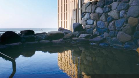 「とままえ温泉ふわっと」　洋室ペア宿泊券＋ふるさと納税特典（ふわっと商品券）3,000円付