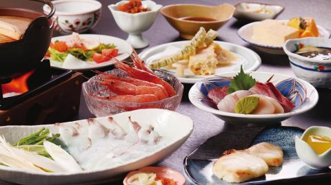 「とままえ温泉ふわっと」　ロフト付き和室ペア宿泊券＋ふるさと納税特典（ふわっと商品券）2,000円付