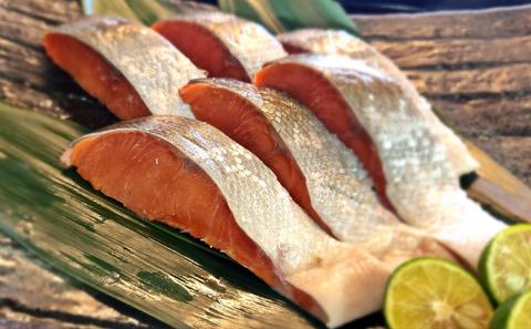 北海道産 新巻鮭 半身 約1.6kg 鮭