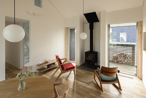 ㈱山上木工 ロッキングチェア 『ISU-WORKS Eシリーズ(SWING)』ウォールナット | ロッキングチェア チェア いす イス 椅子 家具 天然木 木製 北海道 津別町 送料無料 ウォールナット