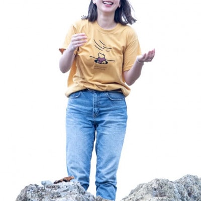 「知床トコさん」×久米繊維　コットンTシャツ　冬眠柄/黄色　Mサイズ　半袖【配送不可地域：離島・沖縄県】