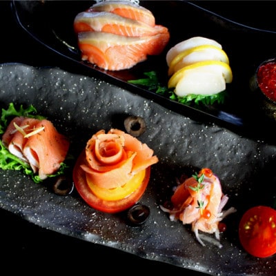 北海道 知床産 サーモンスライス(スモーク)70g×6パック　化学調味料不使用【配送不可地域：離島・沖縄県】