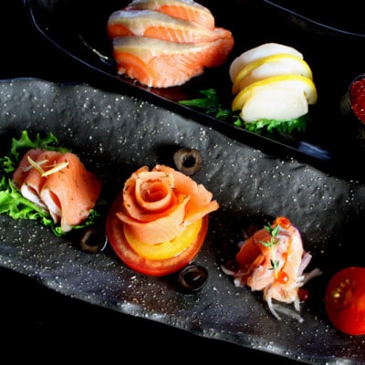 北海道 知床産 サーモンスライス(香草〆) 70g×6パック　化学調味料不使用【配送不可地域：離島・沖縄県】