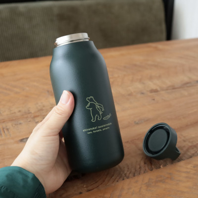 知床トコさん ウォーター タンブラー グリーン 550ml×1本 蓋付き 軽量【KINTO】【配送不可地域：離島・沖縄県】