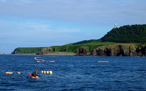 ゴジラ岩観光【ウトロ港発着クルーズ乗船代金3000円割引券】【配送不可地域：離島・沖縄県】