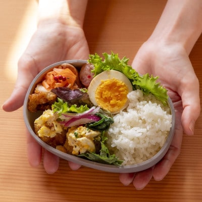 知床トコさん ランチボックス(Sサイズ)・箸 セット 【アイボリー】弁当箱　マイ箸【配送不可地域：離島・沖縄県】