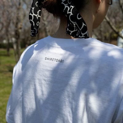 「知床トコさん」×久米繊維 　コットンTシャツ Sサイズ・ホワイト　折り紙柄　半袖【配送不可地域：離島・沖縄県】