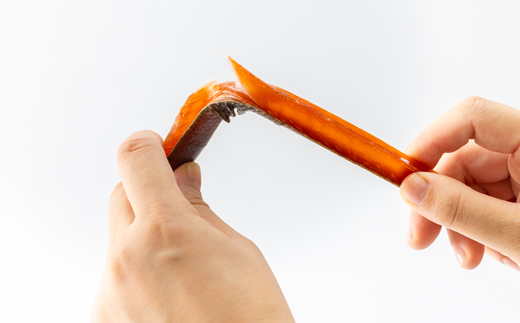 【北海道斜里町】鮭とば ロング 280g×2袋 おつまみ にどうぞ【配送不可地域：離島・沖縄県】