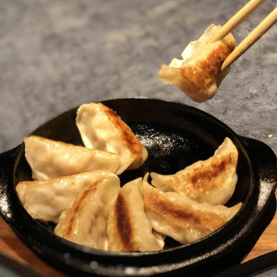 【北海道産】冷凍 豚肉 餃子 60個 知床斜里産「サチク麦王」使用【配送不可地域：離島・沖縄県】