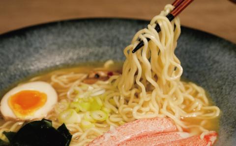 北海道オホーツク毛がに・たらばがに風味ラーメン（乾燥ラーメン20食セット）　麺類　生麺　ラーメン　毛蟹　毛がに　毛ガニ　たらばがに　タラバガニ　オホーツク　おほーつく　湧別町　北海道