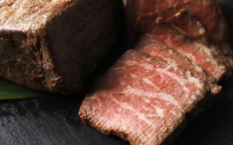 【12月20日決済確定分まで年内発送】阿部牛肉加工のローストビーフ小分け