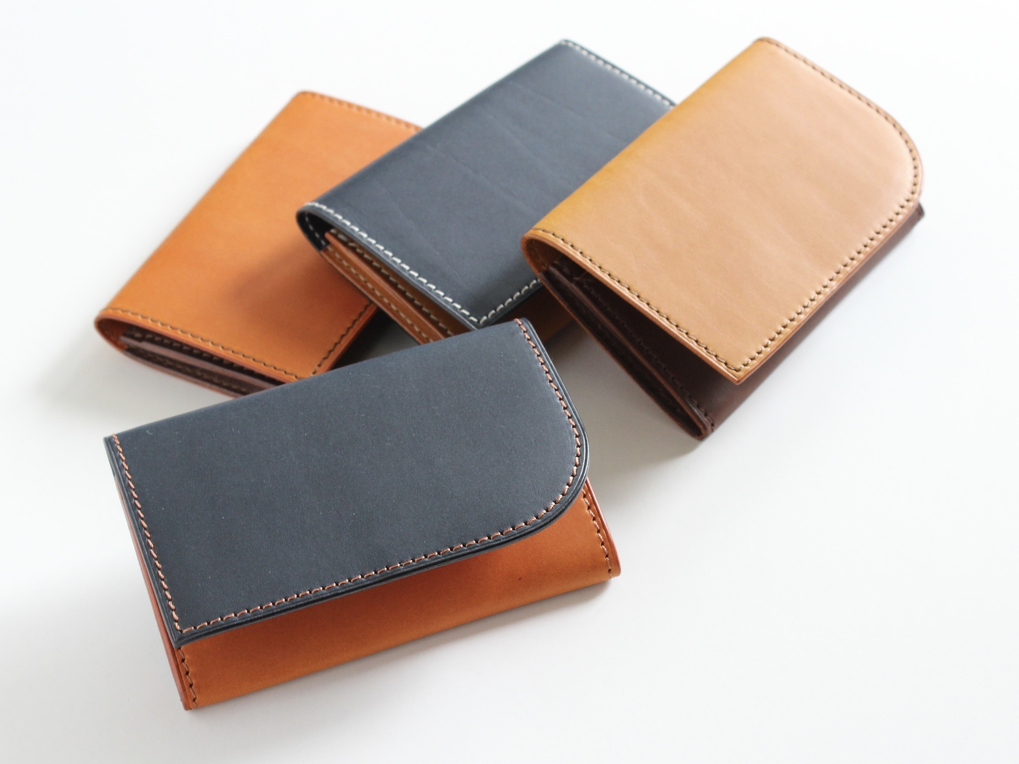 tanikoオリジナル 名刺入れ（メインカラーキャメル×サブカラー焦茶） 《厚真町》【Taniko leather】 革 革小物 レザー 作家物 長財布 財布 名刺 名刺入れ ケース ギフト 北海道 [AXAP013]