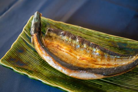 さんま食べつくしセット（一夜干し5尾・しめさんま2パック）《厚真町》【株式会社めぐみ水産】 さんま 干物 しめさんま 海鮮 冷凍配送 北海道 [AXAZ005]