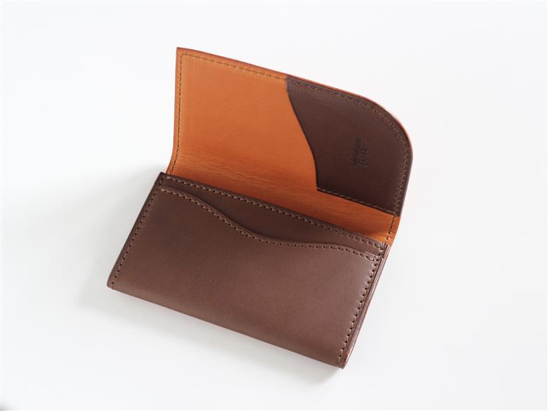 tanikoオリジナル 名刺入れ（メインカラー赤茶×サブカラー焦茶）《厚真町》【Taniko leather】 革 革小物 レザー 作家物 長財布 財布 名刺 名刺入れ ケース ギフト 北海道 [AXAP012]