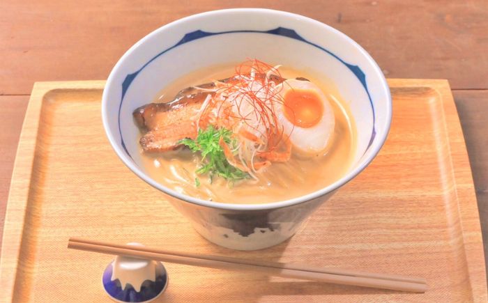 すっごいえび味噌ラーメン 3食セット《厚真町》【株式会社めぐみ水産】ラーメン えび味噌 出汁 麺 スープ 即席 小分け 冷凍配送 北海道 [AXAZ009]