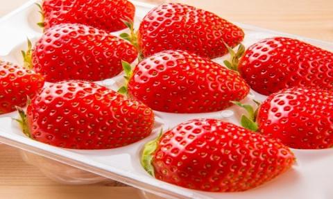 【母の日対応】北海道浦河産「生いちご」＆「どらやき」ギフトセット[13-1212]