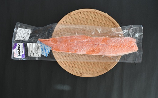 北海道浦河町産『トラウトサーモン』の刺身(背身)約350g×1P[02-1512]