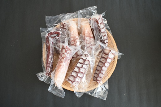 北海道浦河町産 浜ゆでたこ 合計1kg[06-1589]