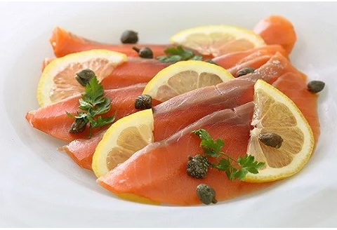 船上活〆時鮭(時しらず)スモークサーモン80g×6P[01-011]