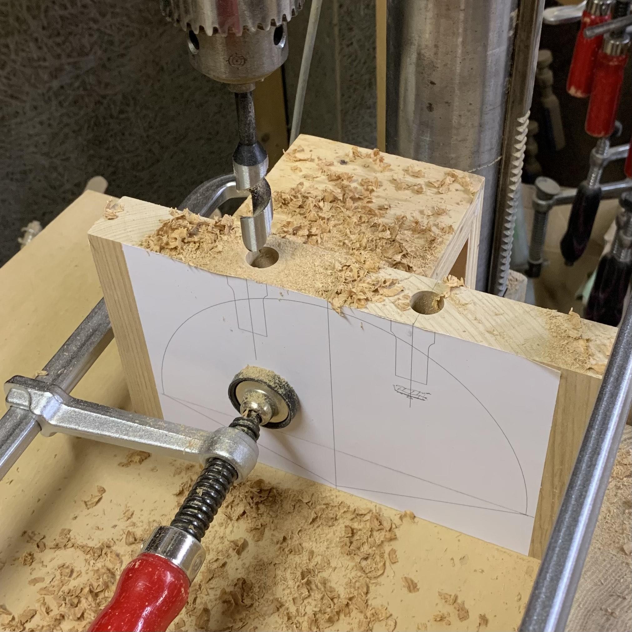 エゾヤマザクラの子供用木製椅子【様似町アポイ岳】