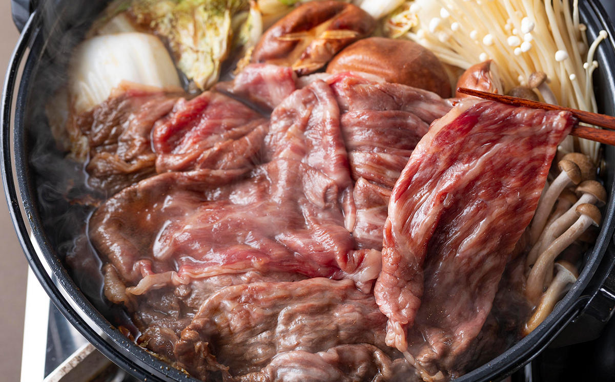 北海道産 黒毛和牛 みついし牛 A5 すき焼き 用 もも肉 1kg (500