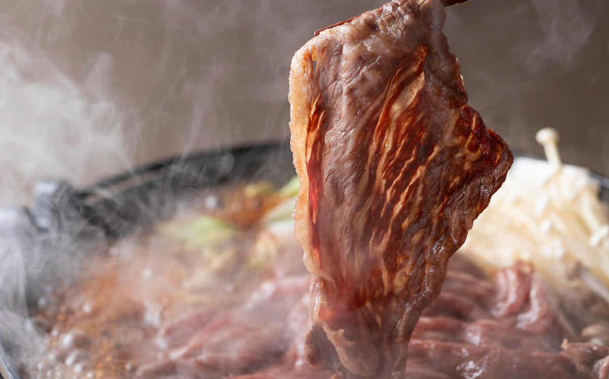 北海道産 黒毛和牛 みついし牛 A5 すき焼き 用 もも肉 1kg (500