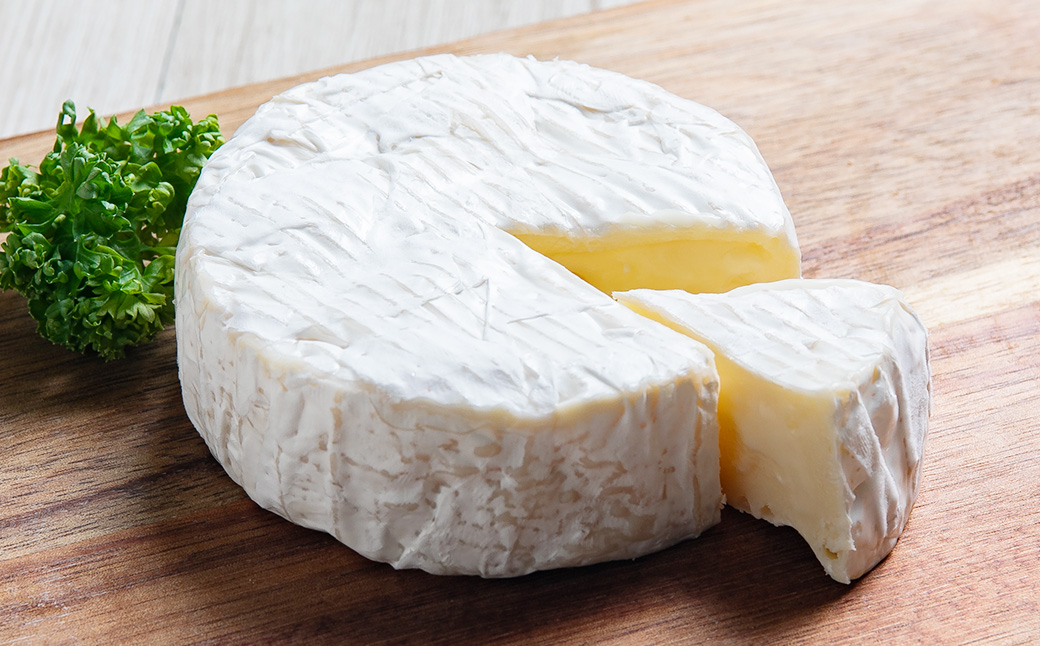 「よつ葉」カマンベールチーズ 2個セット【B108】