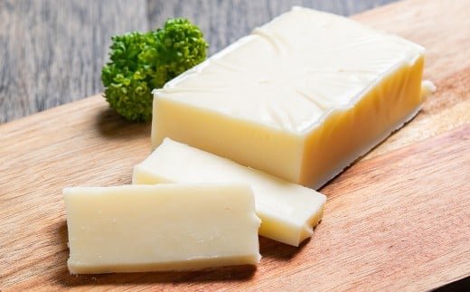 「よつ葉」北海道十勝 ゴーダ（ブロックチーズ） 100g×2個【B155】