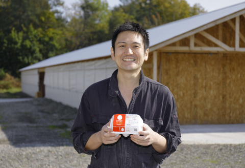 竹内養鶏場の白いたまご「米艶」と黄色いたまご「玉艶」セット【B27】