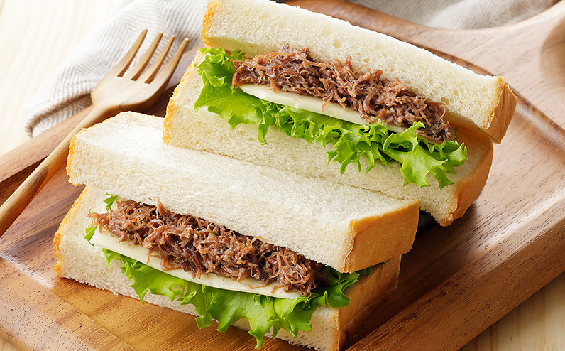 十勝ハーブ牛 塩だけで作った コンビーフ 95g×8缶 国産 北海道 牛 肉 牛肉 無添加 無塩せきコンビーフ 粗ほぐしタイプ 缶詰 保存食 非常食 時短 お取り寄せ 北のハイグレード食品2021受賞 ◆2026年01月配送