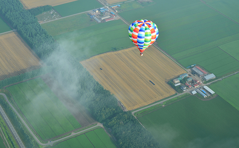 熱気球フリーフライト体験 2名様 カミシホロホテル宿泊付きプラン 北海道 十勝 旅行 トラベル ビジネスホテル 旅行券 宿泊券 宿泊チケット