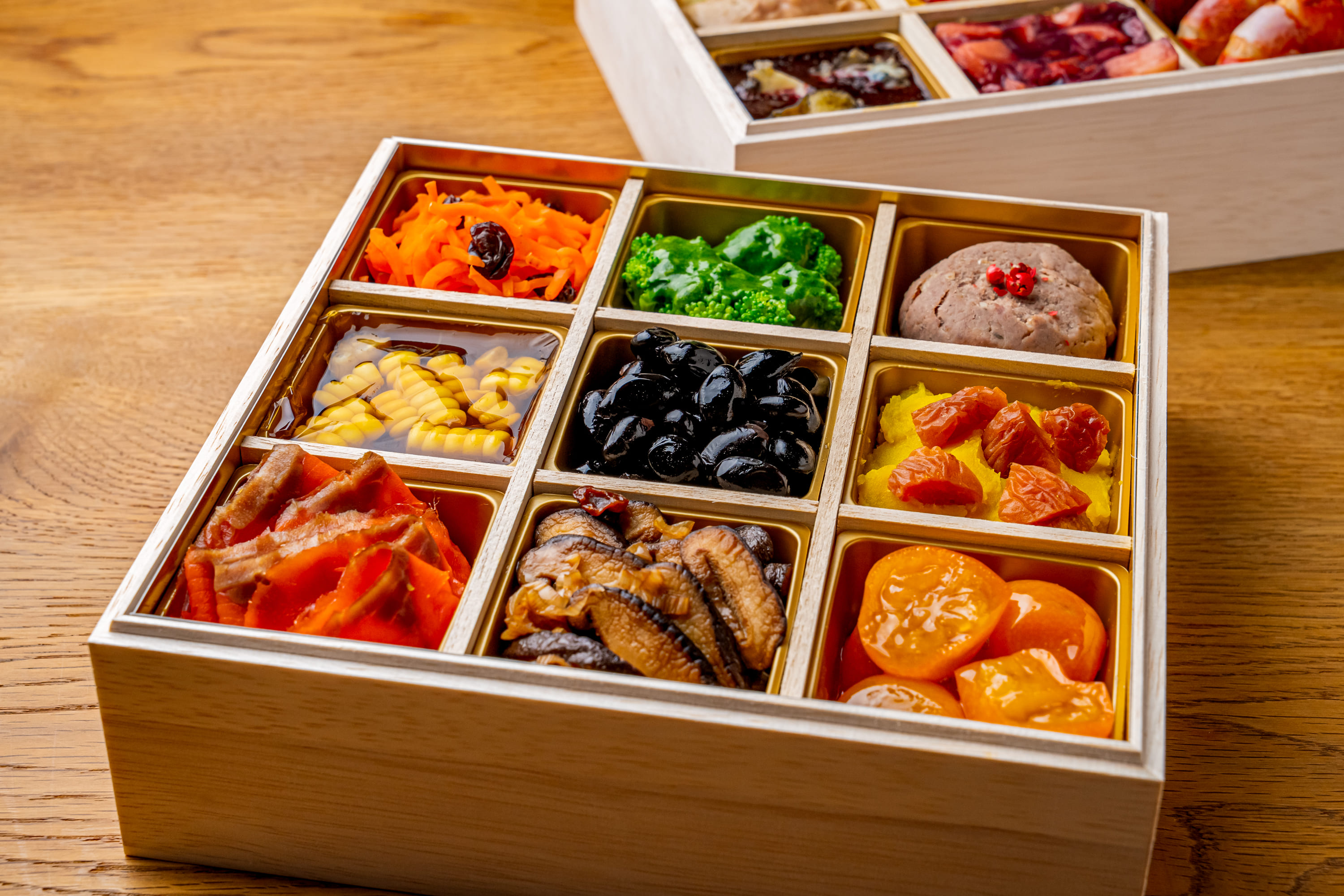 【代官山 レストラン ル・ジャポン】芽室町産食材使用 特製フレンチお節 ローストビーフ300g 山わさび付き　me061-047