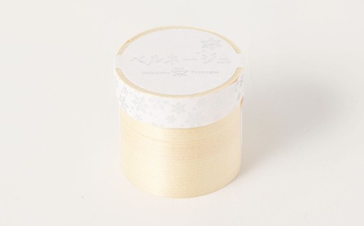 【6ヶ月定期便】 ベルネージュ 70g×6個セット 定期便6回 計36個 チーズ 白カビチーズ 生クリーム入り 白カビ 生乳 濃厚 おつまみ お酒のお供 おやつ 料理 乳製品 加工食品 [027-0116]