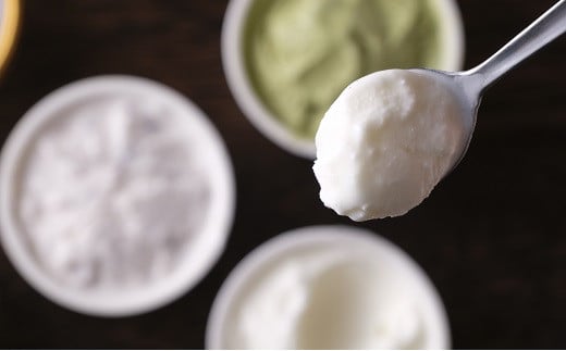 十勝産生乳の旨み！アイスクリーム(80ml×10個)とカマンベールチーズケーキのセット[C1-4C]