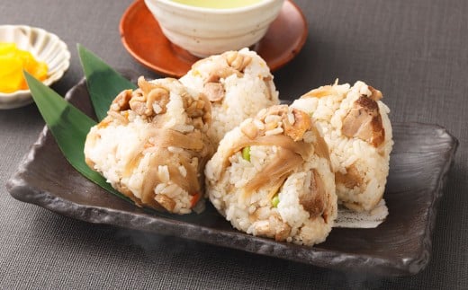 北の凍れ豚 豚めしの素 （約280g×2パック） ・ 中札内田舎どり 鶏めしの素 （約280g×2パック） 豚めし 豚飯 鶏めし 鶏飯 素 混ぜご飯 ご飯 豚肉 鶏肉 おにぎり 料理 北海道 中札内村 冷凍 [007-0214]