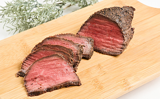 冷凍　ローストビーフ200g～250g×1個 交雑牛〈大樹町やまき牧場のバナナ牛〉【配送不可地域：離島】