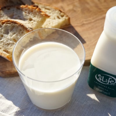 しぼりたて牛乳 900ml×2本・200ml×6本 無調整牛乳  アニマルウェルフ認証「坂根牧場」【配送不可地域：離島】