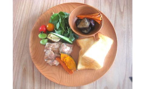 十勝の木のうつわ［天然木製］ ワンプレート 30cm【 工芸品 雑貨 日用品 器 食器 北海道 十勝 幕別 】