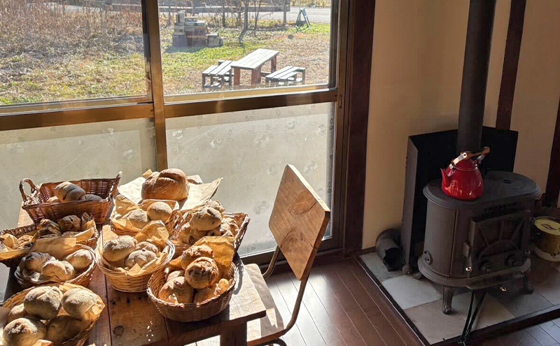 北海道産 ライ麦パンセット [ パン 焼き菓子 菓子 ライ麦 冷凍 朝食 里のあかり くるみ レーズン 手作り 酵母 卵不使用 動物性製品不使用 食品添加物不使用 北海道 幕別町 詰め合わせ ]