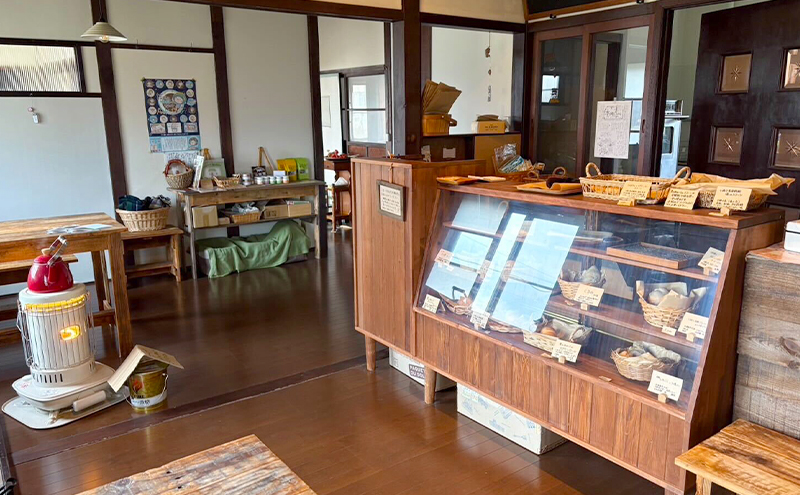 北海道産 ライ麦パンセット [ パン 焼き菓子 菓子 ライ麦 冷凍 朝食 里のあかり くるみ レーズン 手作り 酵母 卵不使用 動物性製品不使用 食品添加物不使用 北海道 幕別町 詰め合わせ ]