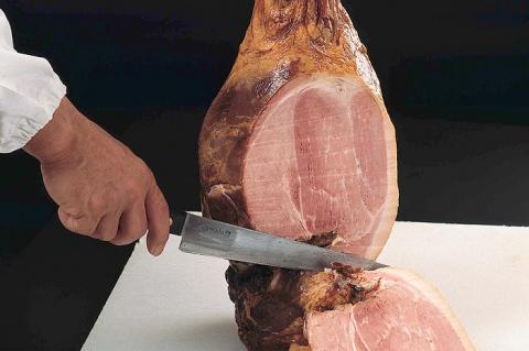 十勝骨付きモモハム