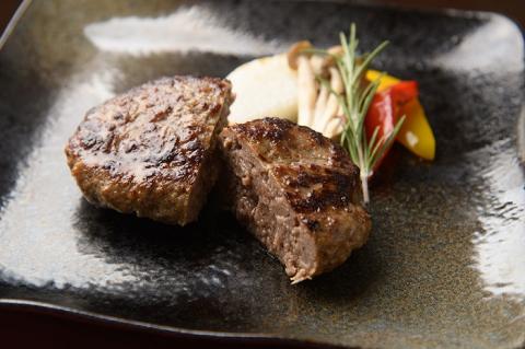 北海道 いけだ牛ハンバーグ12個×100g 計1200g 冷凍 小分け 池田牛 テレビで紹介 ブランド牛 牛肉 お肉 北海道牛 国産 ハンバーグ 牛肉100％