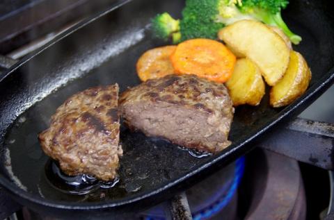 北海道 牛粗挽きハンバーグ20個×100g 2000g 2kg 北海道牛肉100％ 人気 便利 オススメ 冷凍 小分け 個包装 お弁当 惣菜 おかず 焼くだけ 簡単調理 家計応援