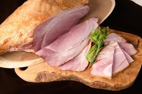 十勝骨付きモモハム