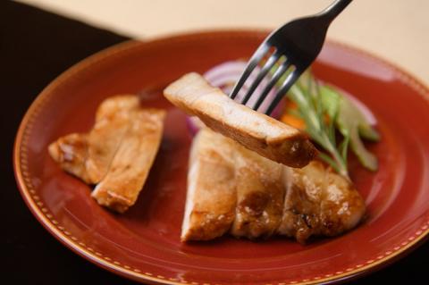 北海道黒豚1頭ブロックセットB3kg(500g×6パック) 豚肉 お肉 豚 ロース バラ モモ 豚ロース 豚バラ 豚もも 豚モモ肉 バラ肉 冷凍 黒豚 北海道豚